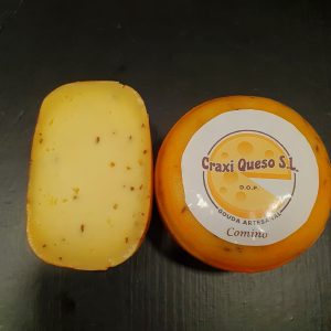 Dutch artisan mini gouda cumin cheese, artisanal raw milk Gouda cheese with cumin (cumin seeds) with a cheese wheel weight of ±500gr.