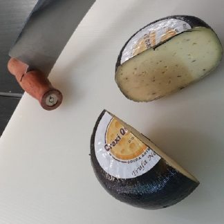 Craxi.M.1060 mini gouda cheese with truffle, artisan raw milk Gouda cheese with Italian black summer truffle with a cheese wheel weight of 500g.
