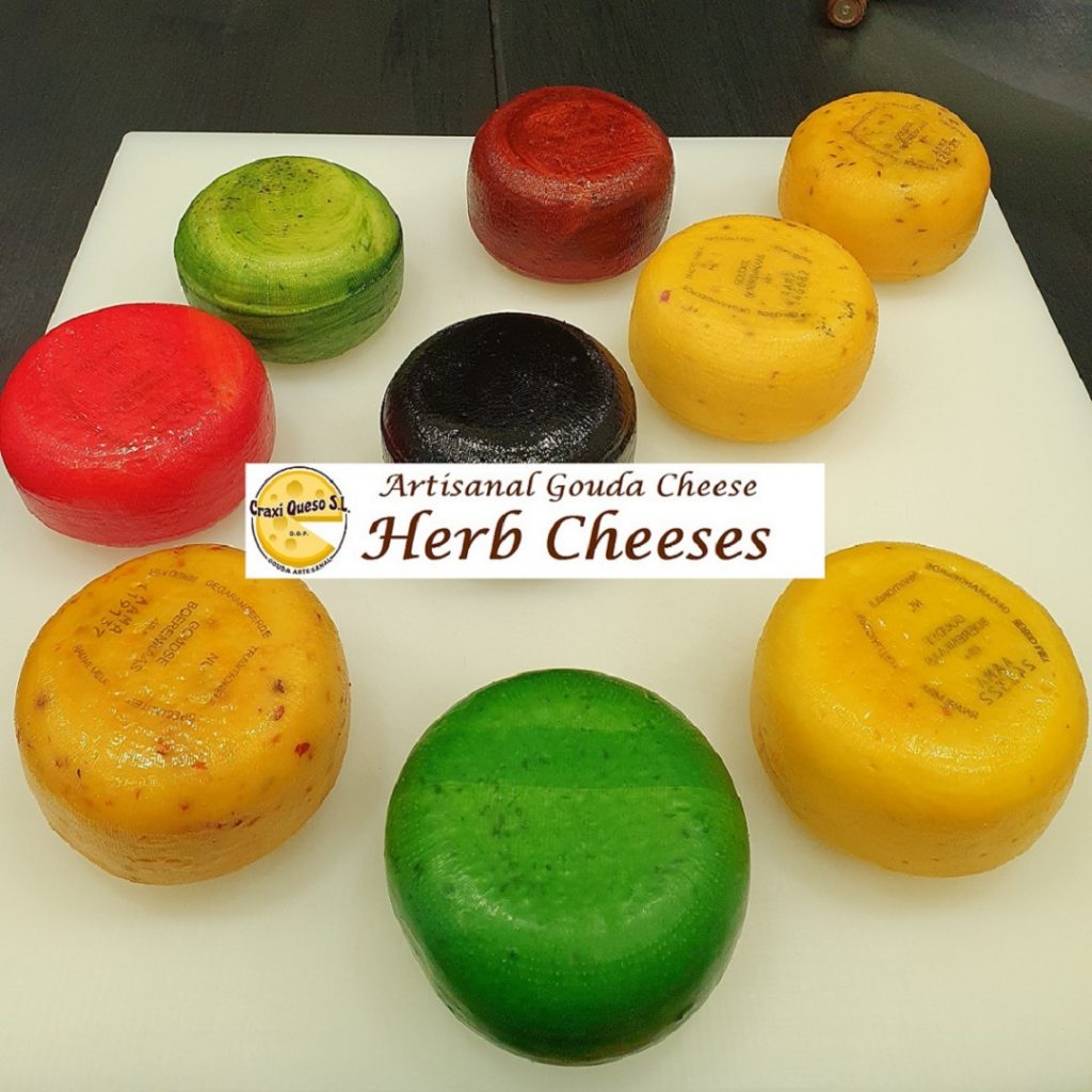 Artisan Gouda farmer's small cheeses - Delicious small raw milk herb cheeses with a cheese wheel weight of 500 g