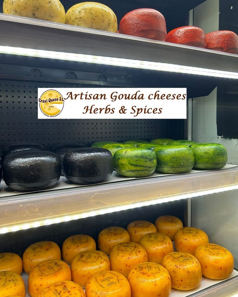 Discover our seasoned artisan Gouda cheeses and be surprised with every bite! From seasoned cheeses to herbaceous and spicy options.