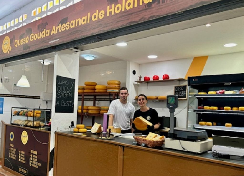 Contact page: Craxi cheese shop in Malaga. Specialists in artisanal Dutch Gouda cheeses. How to Get in Touch with Our Craxi Cheese Team in Spain?